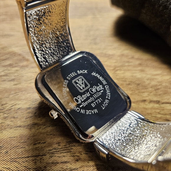 Victoria Wieck Bangle Watch - Picture 3 of 12